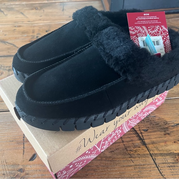 Muk Luks Shoes - Muk Luks NIB women’s size 8 black